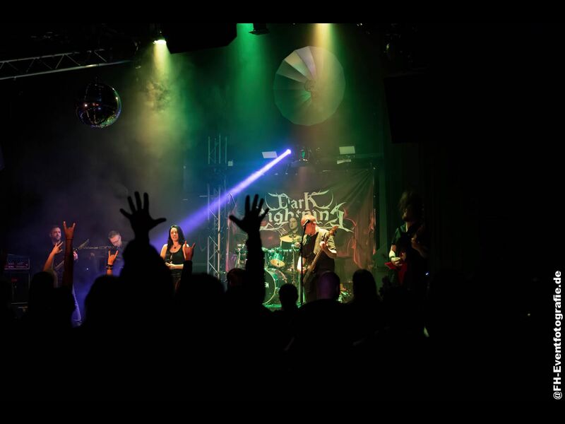 Dark Lightning live, Blick ins Publikum, 30. September 2022. Foto: FH-Eventfotografie